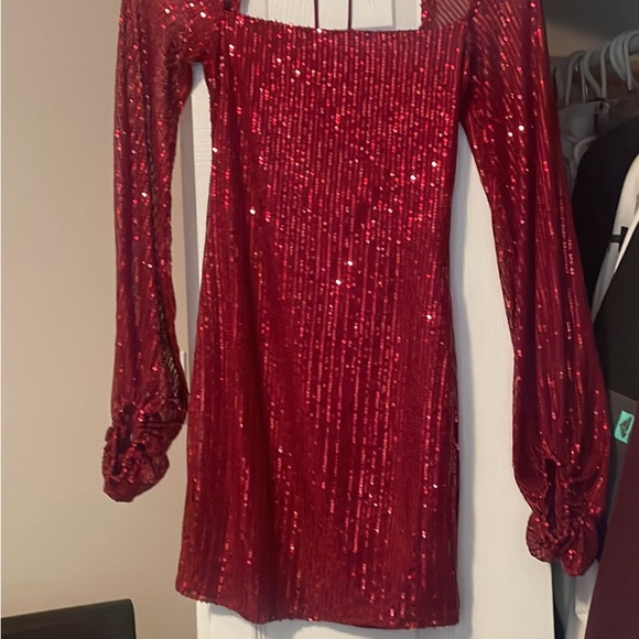 Dresses - Picture 3 of 3